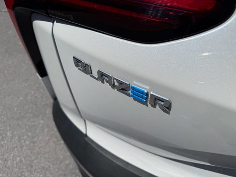 Used 2024 Chevrolet Blazer EV LT AWD/4WD image 18