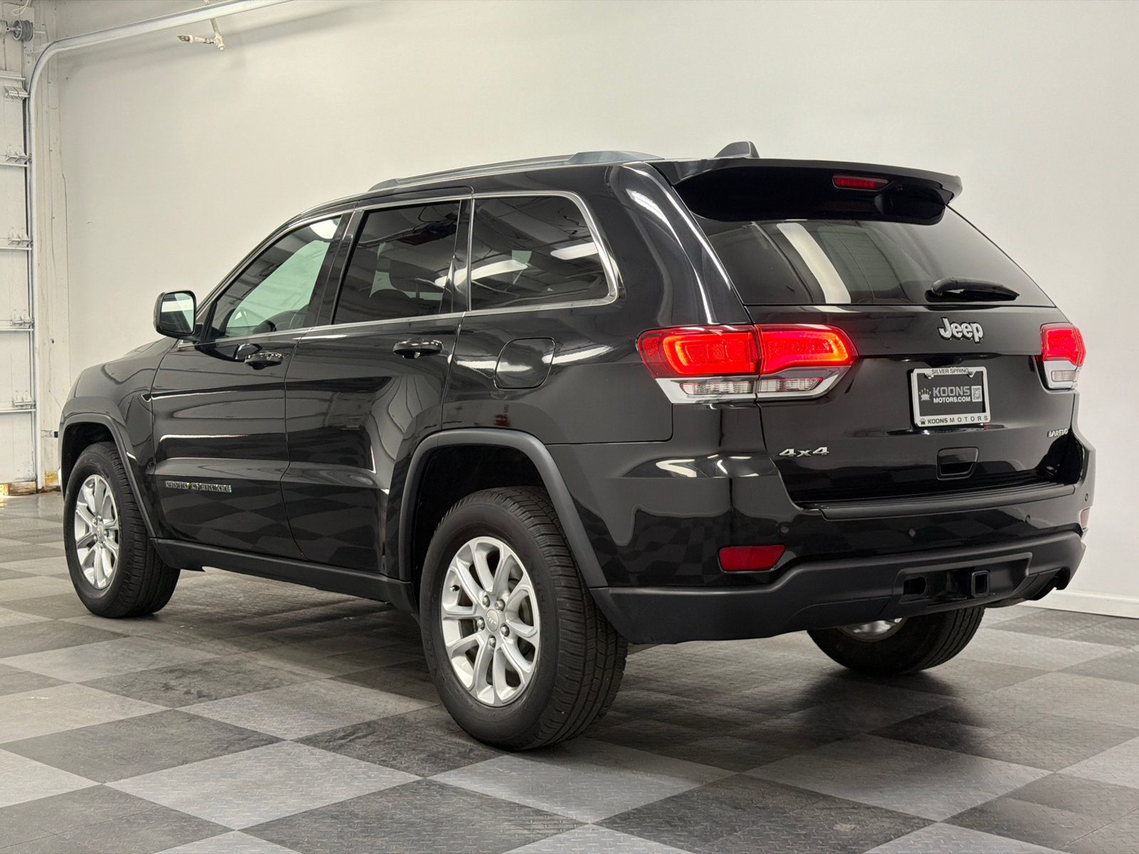 Used 2021 Jeep Grand Cherokee Laredo AWD/4WD image 6