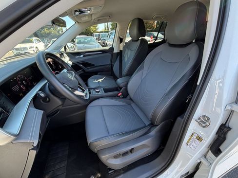 Used 2026 Volkswagen Tiguan SE AWD/4WD image 38