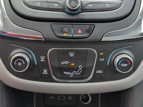 Used 2023 Chevrolet Equinox LT image 20