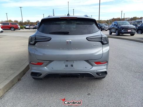 Used 2024 Buick Encore GX Avenir w/ Avenir Technology Package image 9
