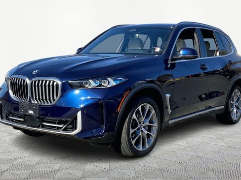 Used 2024 BMW X5 xDrive40i w/ Premium Package image 3