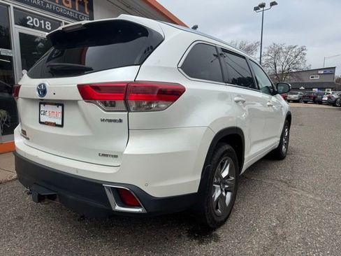 Used 2017 Toyota Highlander Limited Platinum AWD/4WD image 7