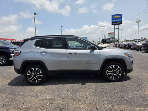 Used 2024 Jeep Compass Limited AWD/4WD image 6
