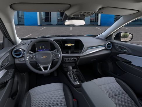 New 2026 Chevrolet Trax LT w/ Sunroof Package FWD image 15