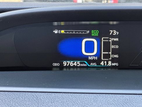 Used 2021 Toyota Prius XLE AWD/4WD image 25
