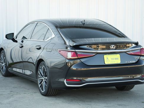 Used 2023 Lexus ES 300h w/ Premium Package image 51