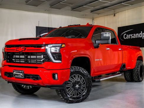 Used 2024 Chevrolet Silverado 3500 LTZ w/ LTZ Plus Package image 5