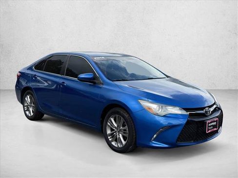 Used 2017 Toyota Camry SE FWD image 3