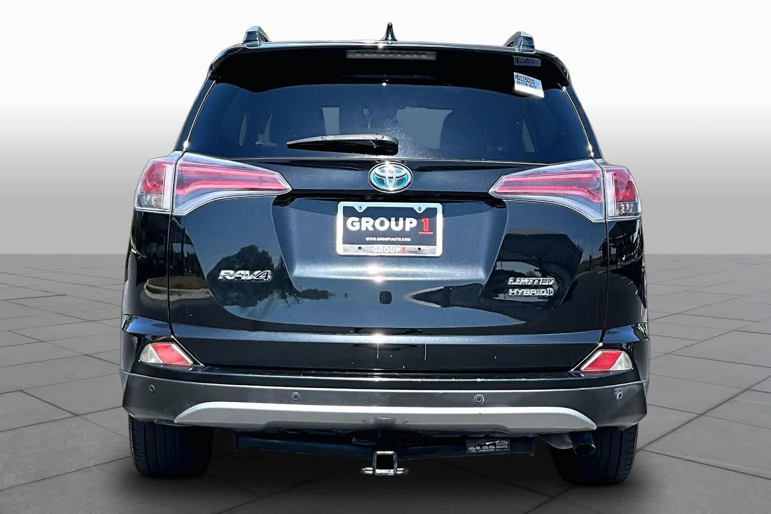 Used 2017 Toyota RAV4 Limited AWD/4WD image 5
