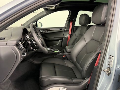 Certified 2026 Porsche Macan S AWD/4WD image 5