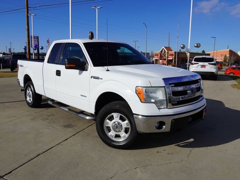 Used 2013 Ford F150 XLT w/ Mid Equipment Group image 2