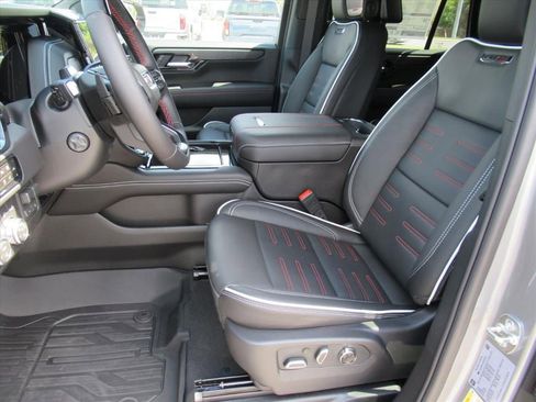 New 2026 GMC Yukon AT4 Ultimate w/ LPO, Floor Liner Package image 17