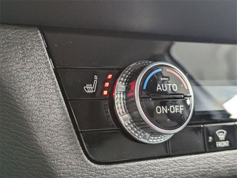 New 2026 Mitsubishi Outlander SE image 25