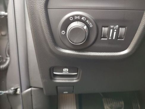 New 2026 Jeep Grand Cherokee Laredo image 15