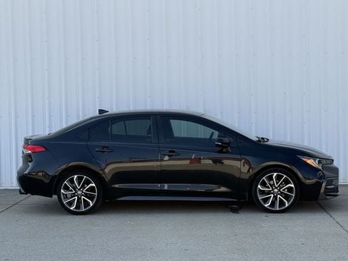 Used 2022 Toyota Corolla SE FWD image 3