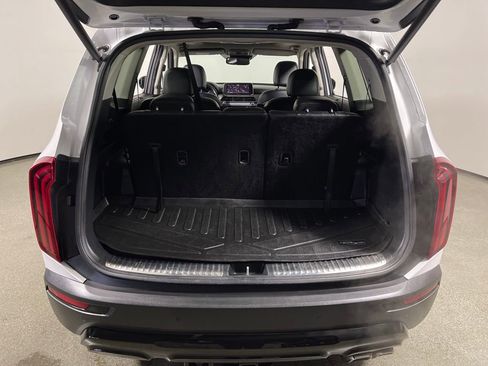 Used 2022 Kia Telluride SX w/ Towing Package image 10