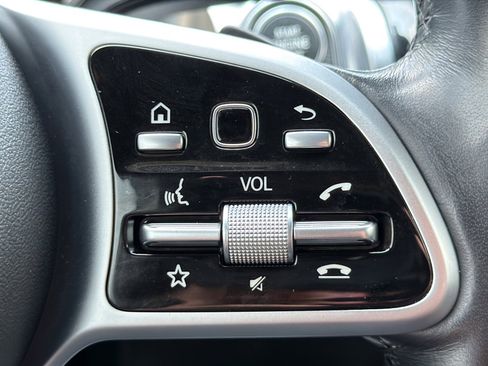 Used 2021 Mercedes-Benz GLB 250 GLB 250 image 25