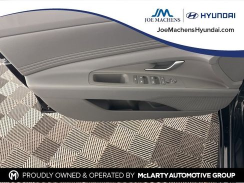 Certified 2025 Hyundai Elantra Sport image 22