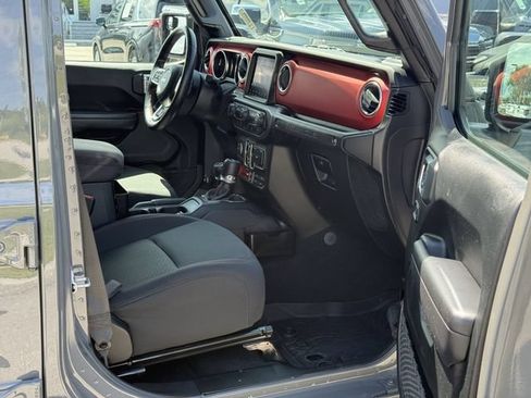 Used 2021 Jeep Wrangler Unlimited Rubicon AWD/4WD image 17