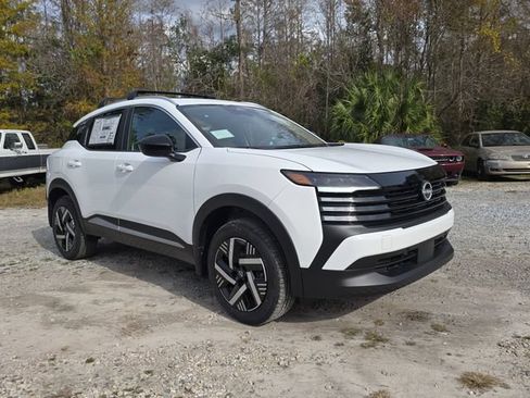 New 2026 Nissan Kicks SV w/ SV Premium Package FWD image 2