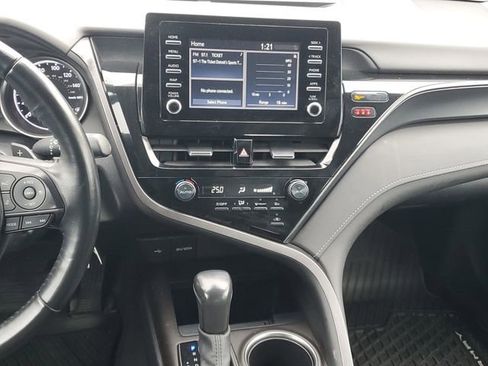 Used 2024 Toyota Camry SE image 12