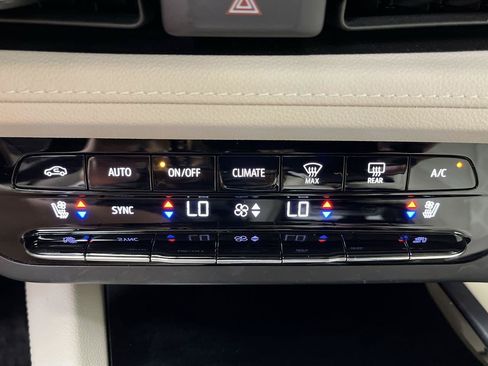 Certified 2023 Buick Envision Avenir AWD/4WD image 23