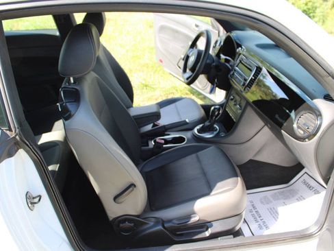 Used 2015 Volkswagen Beetle 1.8T Classic FWD image 33