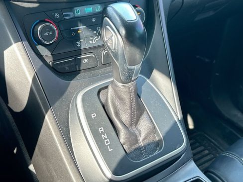 Used 2017 Ford C-MAX Energi SE w/ Equipment Group 401A FWD image 24