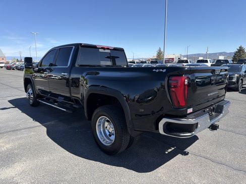 Used 2025 GMC Sierra 3500 SLT w/ SLT Convenience Package AWD/4WD image 5