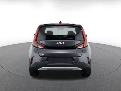 Used 2025 Kia Soul LX w/ LX Technology Package FWD image 7