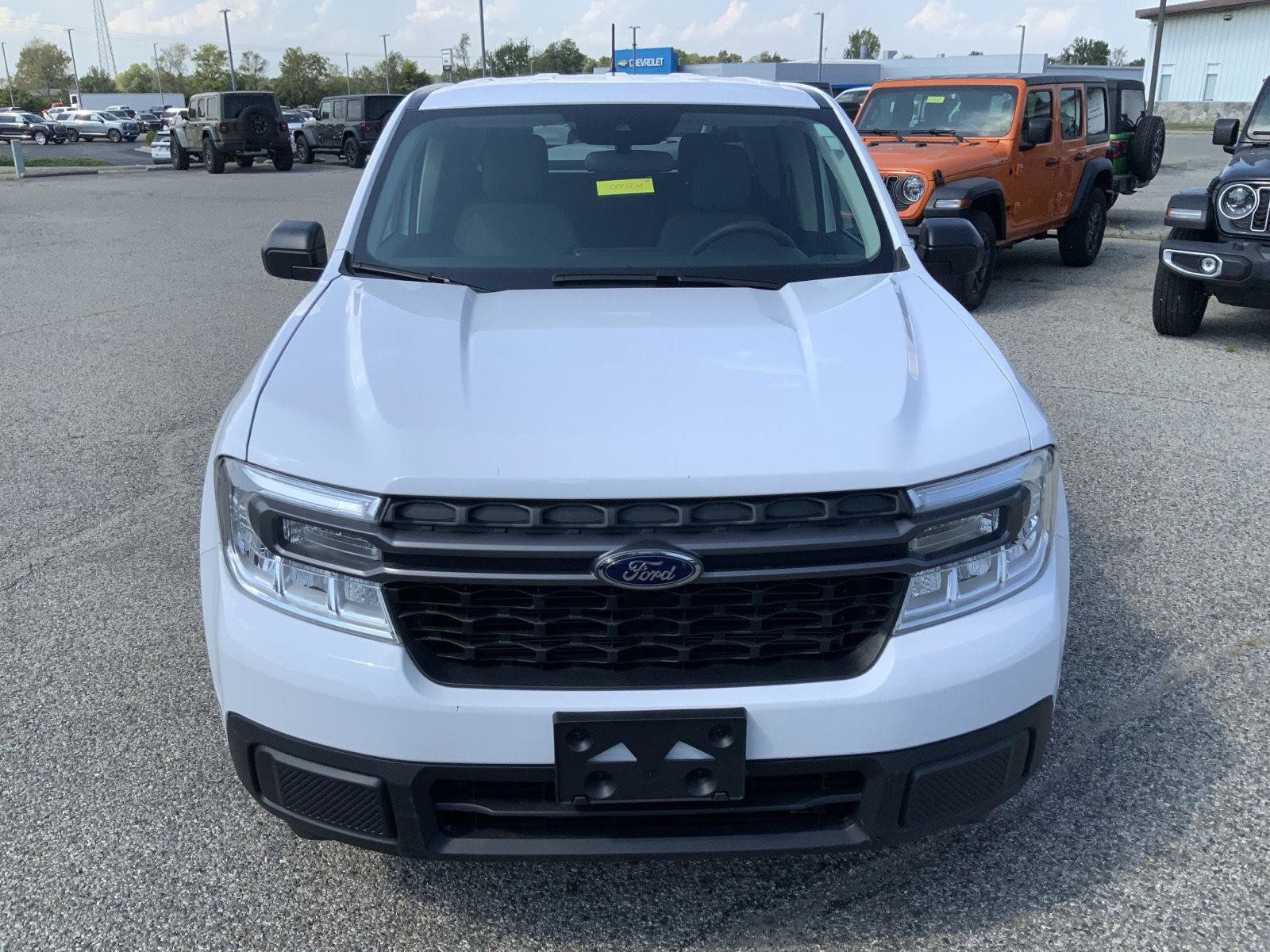 Used 2023 Ford Maverick XLT FWD image 3