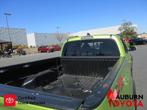 Certified 2023 Toyota Tacoma TRD Off-Road AWD/4WD image 9