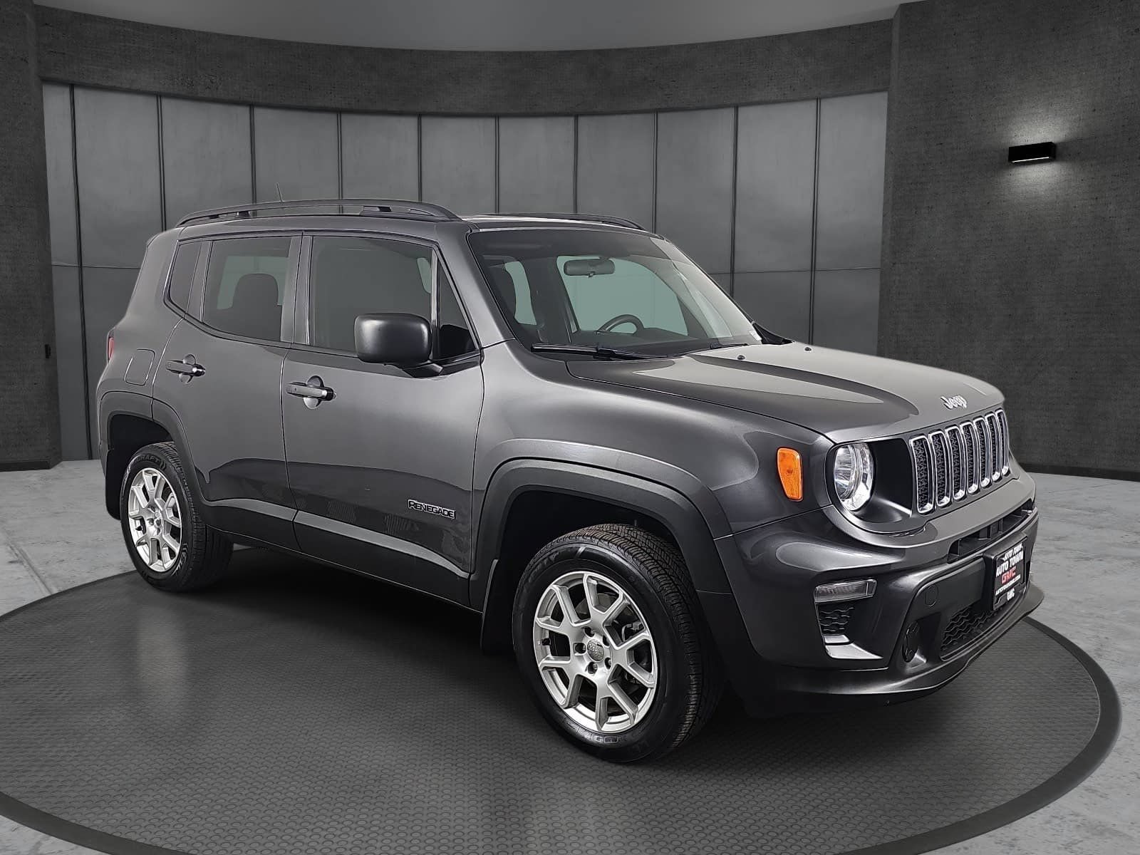 Used 2020 Jeep Renegade Sport w/ Sport Appearance Group AWD/4WD image 3