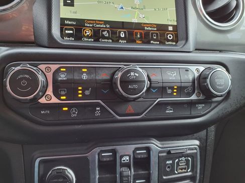 Used 2023 Jeep Gladiator Overland w/ Cold Weather Group image 6