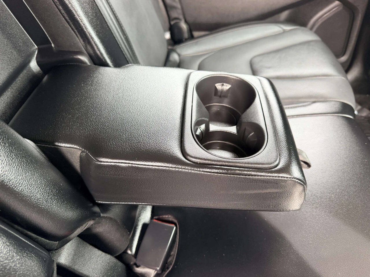 Used 2018 Ford Edge Titanium w/ Equipment Group 302A AWD/4WD image 22