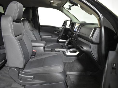 Used 2022 Nissan Frontier SV AWD/4WD image 32