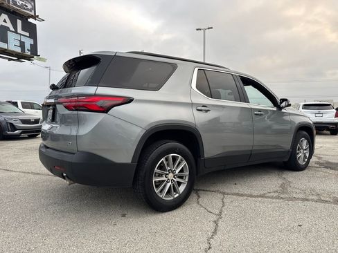 Used 2023 Chevrolet Traverse LT image 7