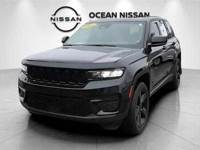 Used 2023 Jeep Grand Cherokee Altitude