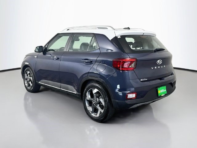 Used 2024 Hyundai Venue Limited FWD image 7