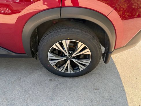 Used 2023 Nissan Rogue SV AWD/4WD image 35