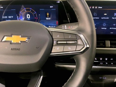 Used 2026 Chevrolet Equinox LT FWD image 19