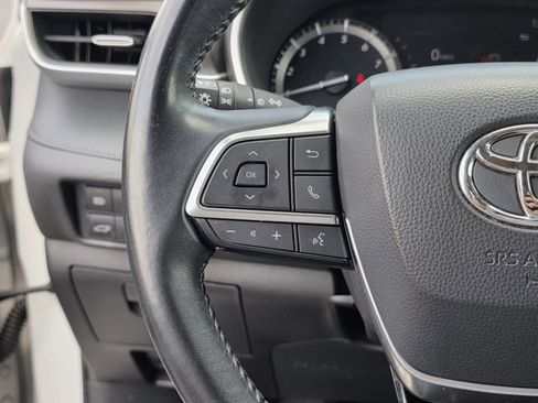 Used 2021 Toyota Highlander XLE FWD image 26