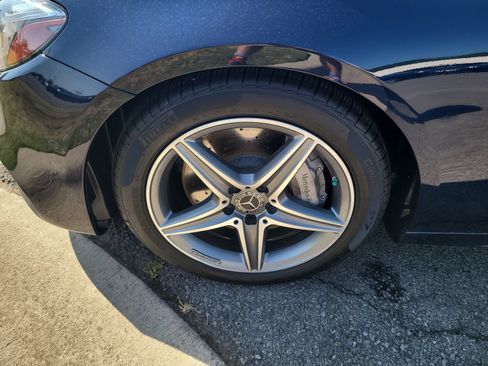 Used 2018 Mercedes-Benz E 300 image 9