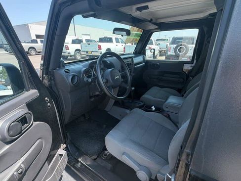 Used 2007 Jeep Wrangler Sahara w/ Dual Top Group AWD/4WD image 11