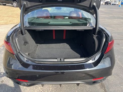 Used 2023 Alfa Romeo Giulia Veloce image 7