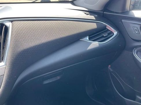 Used 2020 Chevrolet Malibu LT FWD image 23