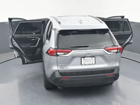 Used 2022 Toyota RAV4 XLE Premium AWD/4WD image 45