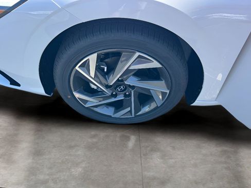 New 2026 Hyundai Elantra Limited image 13