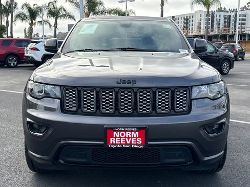 Used 2017 Jeep Grand Cherokee Altitude RWD image 6